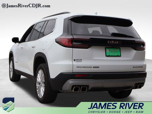 Used 2026 GMC Acadia Elevation w/ Elevation Premium Package image 3