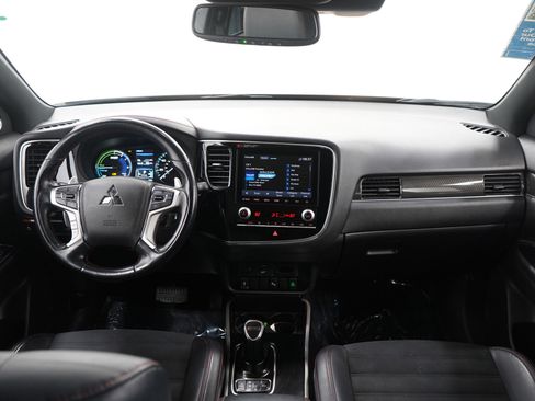 Used 2022 Mitsubishi Outlander LE image 13