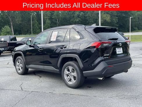 Used 2025 Toyota RAV4 XLE AWD/4WD image 3