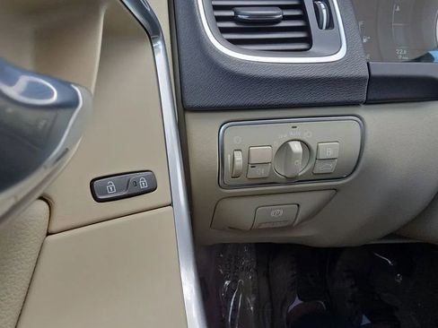 Used 2015 Volvo V60 T5 Premier w/ Convenience Package image 53