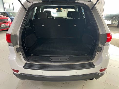 Used 2019 Jeep Grand Cherokee Laredo image 7