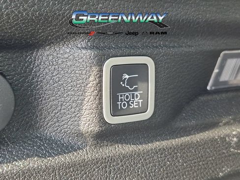 Used 2023 Jeep Grand Cherokee L Laredo w/ Luxury Tech Group I RWD image 6