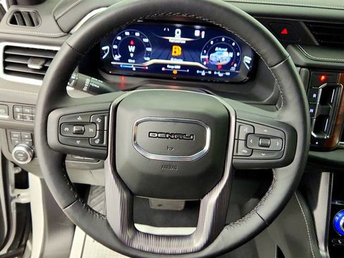 Used 2023 GMC Yukon Denali Ultimate AWD/4WD image 14