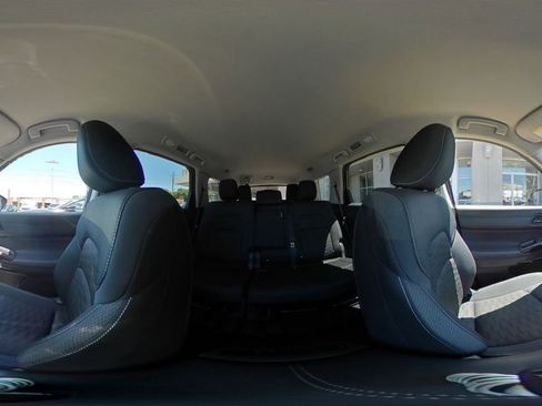 Used 2025 Nissan Pathfinder SV FWD image 50