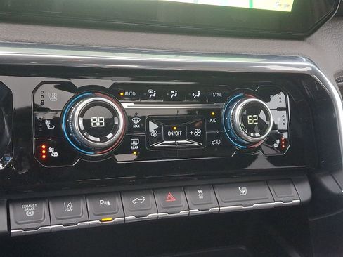 New 2026 GMC Sierra 3500 Denali w/ Denali Reserve Package image 16