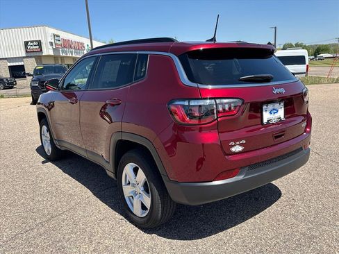 Used 2022 Jeep Compass Latitude AWD/4WD image 3