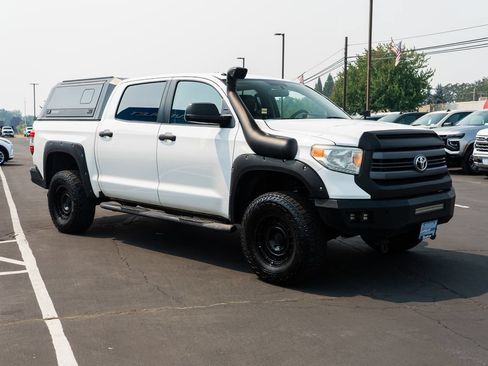 Used 2014 Toyota Tundra SR5 w/ SR5 Upgrade Package AWD/4WD image 5