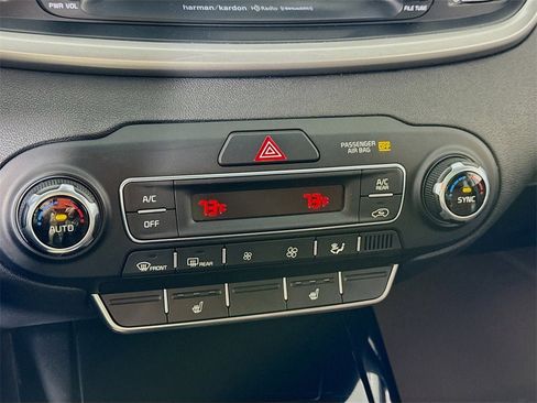 Used 2019 Kia Sorento SX image 10