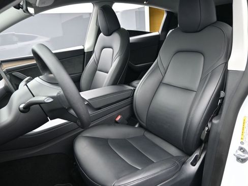 Used 2024 Tesla Model Y Long Range image 25