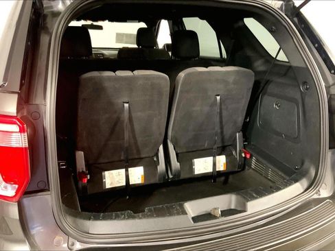 Used 2018 Ford Explorer XLT AWD/4WD image 4