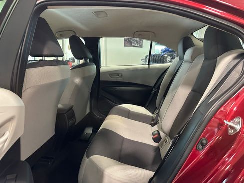 Used 2025 Toyota Corolla LE image 30