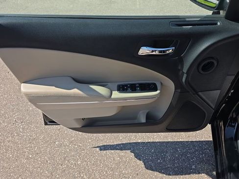 Used 2014 Dodge Charger SE RWD image 13