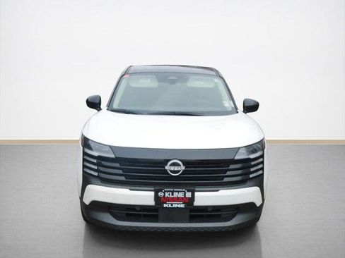 Certified 2025 Nissan Kicks SV image 8