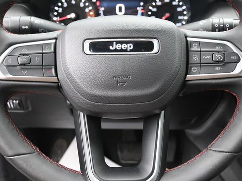 Used 2025 Jeep Compass Trailhawk AWD/4WD image 16