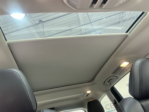 Used 2024 Subaru Ascent Limited w/ Technology Package image 22