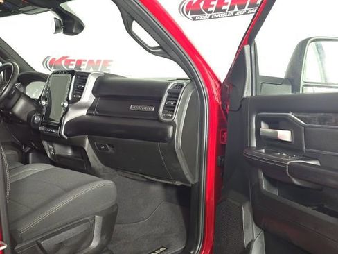 Used 2024 RAM 2500 Big Horn w/ Sport Appearance Package image 28