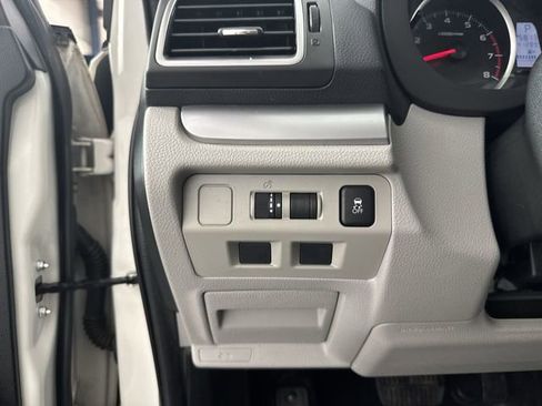 Used 2018 Subaru Forester 2.5i Premium w/ All-Weather Package image 14