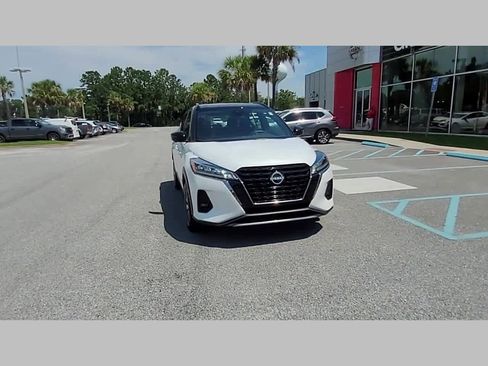 Used 2024 Nissan Kicks SR image 19