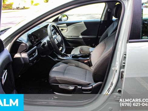 Used 2025 Kia K4 FWD image 16