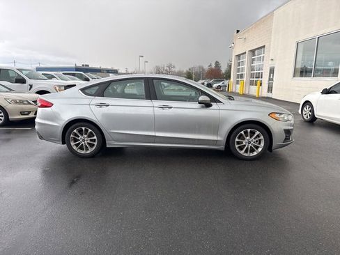 Used 2020 Ford Fusion SE image 4