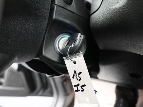 Used 2016 Ford Focus SE w/ Reverse Sensing Package image 28