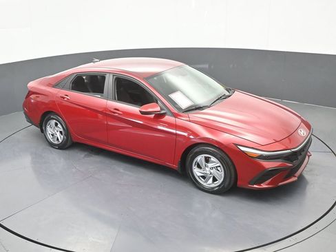 Used 2024 Hyundai Elantra SE image 46