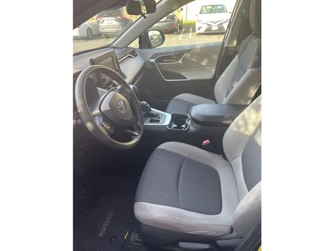 Certified 2019 Toyota RAV4 XLE w/ Carpet Mat Package image 6