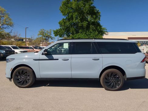 New 2025 Lincoln Navigator L Reserve w/ Jet Appearance Package image 6
