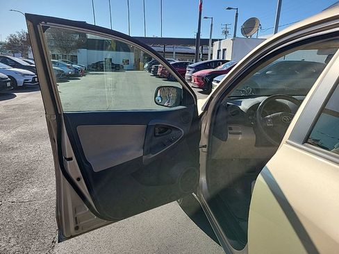 Used 2012 Toyota RAV4 Base w/ Upgrade Value Pkg image 12