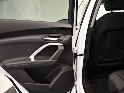 Used 2025 Audi Q5 Premium w/ Convenience Package image 39