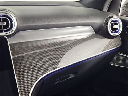 Used 2025 Mercedes-Benz GLC 300 4MATIC image 82