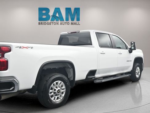 Used 2025 Chevrolet Silverado 2500 LT w/ Convenience Package AWD/4WD image 6