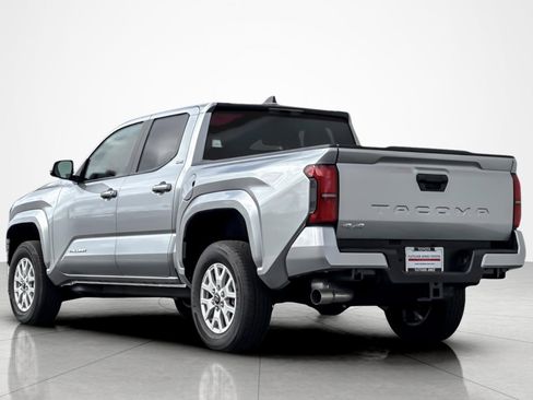 Certified 2025 Toyota Tacoma SR5 image 3