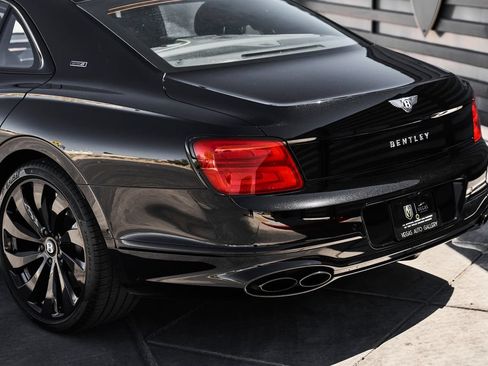 Used 2024 Bentley Flying Spur V8 AWD/4WD image 10