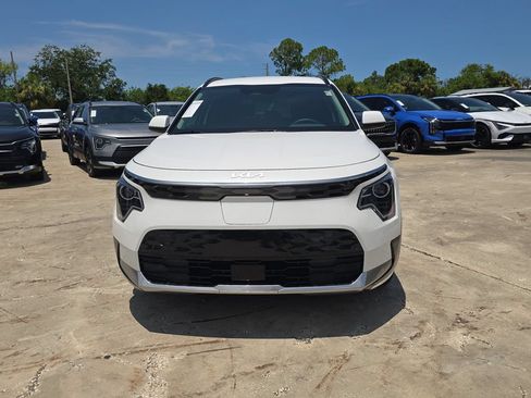 New 2026 Kia Niro Wind FWD image 3