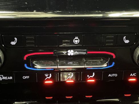 Used 2024 Jeep Grand Cherokee L Altitude image 7