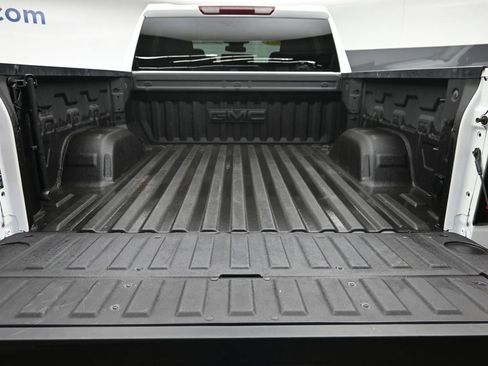 Used 2025 GMC Sierra 1500 AT4 image 10