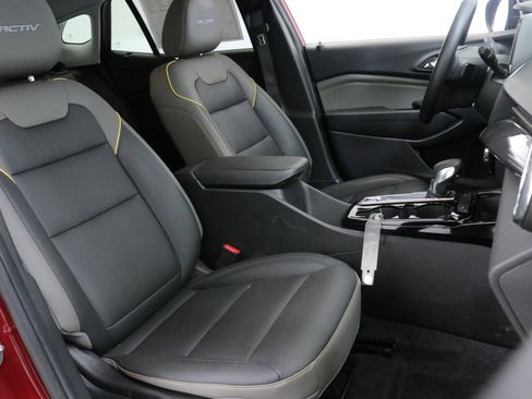 Used 2024 Chevrolet Trax ACTIV w/ Driver Confidence Package image 29