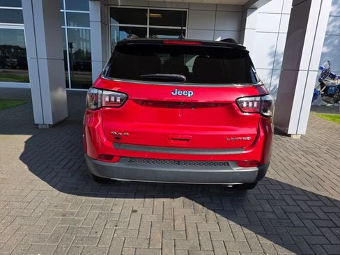 Used 2023 Jeep Compass Limited AWD/4WD image 3
