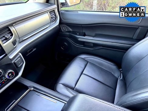 Used 2024 Ford Expedition XLT image 31