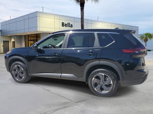 Used 2025 Nissan Rogue SV FWD image 3