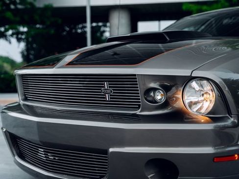 Used 2005 Ford Mustang GT RWD image 4