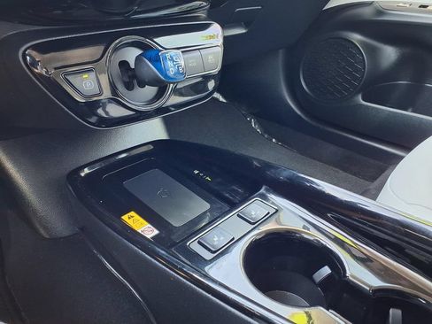 Used 2019 Toyota Prius XLE w/ Carpet Mat Package FWD image 27