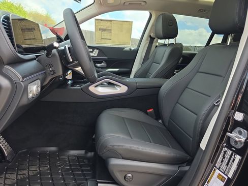 Used 2026 Mercedes-Benz GLS 450 4MATIC image 10