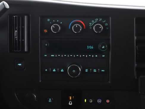 Used 2024 GMC Savana 2500 Extended w/ Driver Convenience Package RWD image 15