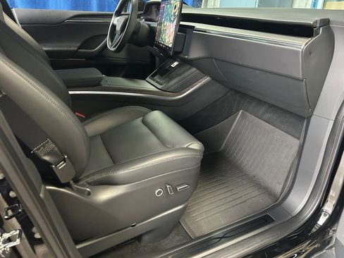 Used 2023 Tesla Model X image 25