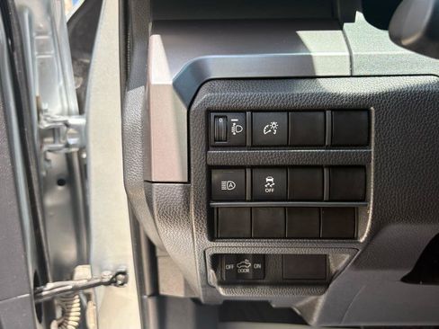 Used 2025 Toyota Tacoma SR5 AWD/4WD image 18