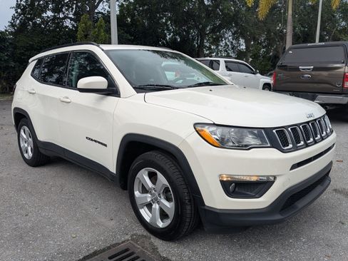Used 2021 Jeep Compass Latitude w/ Sun and Sound Group FWD image 1