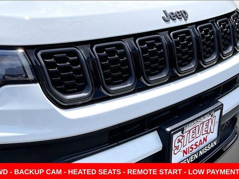 Used 2024 Jeep Compass Latitude w/ Sun and Sound Group AWD/4WD image 31