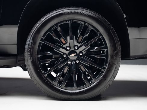 Used 2024 Chevrolet Suburban RST w/ Luxury Package image 21